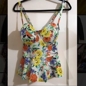 NWT Torrid Sz 0 Floral Ruffled Swim Top